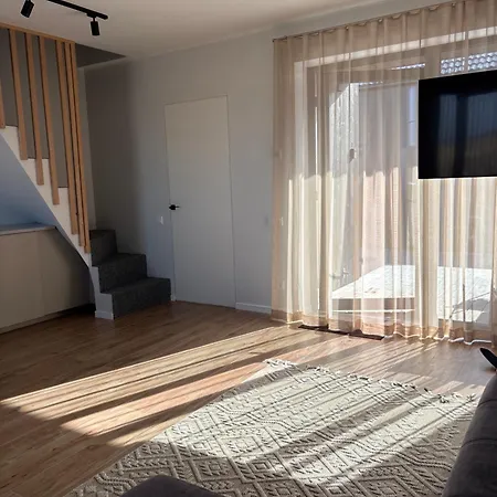 Juros Namai 公寓 *